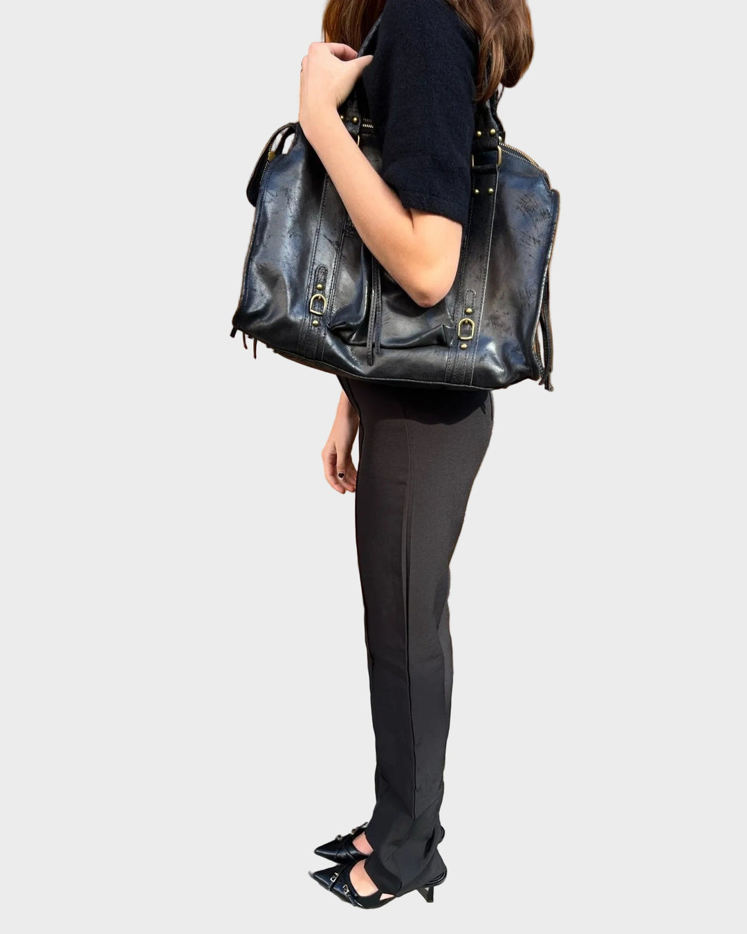 Minimal Black Carryall with Adjustable Inner Cord
