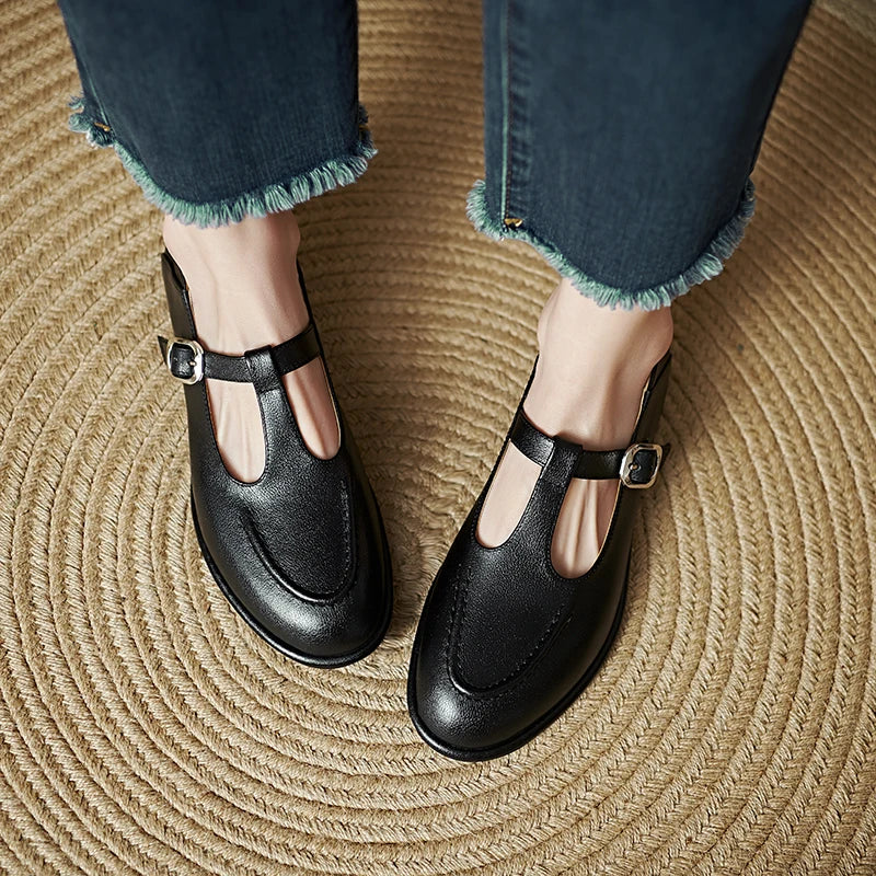 Selvana - Low Heeled Pumps