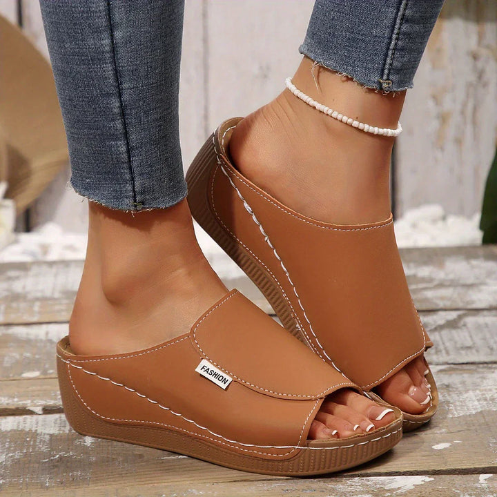Ella™ - Casual Slip-On Sandals with Mid-Heel Platform