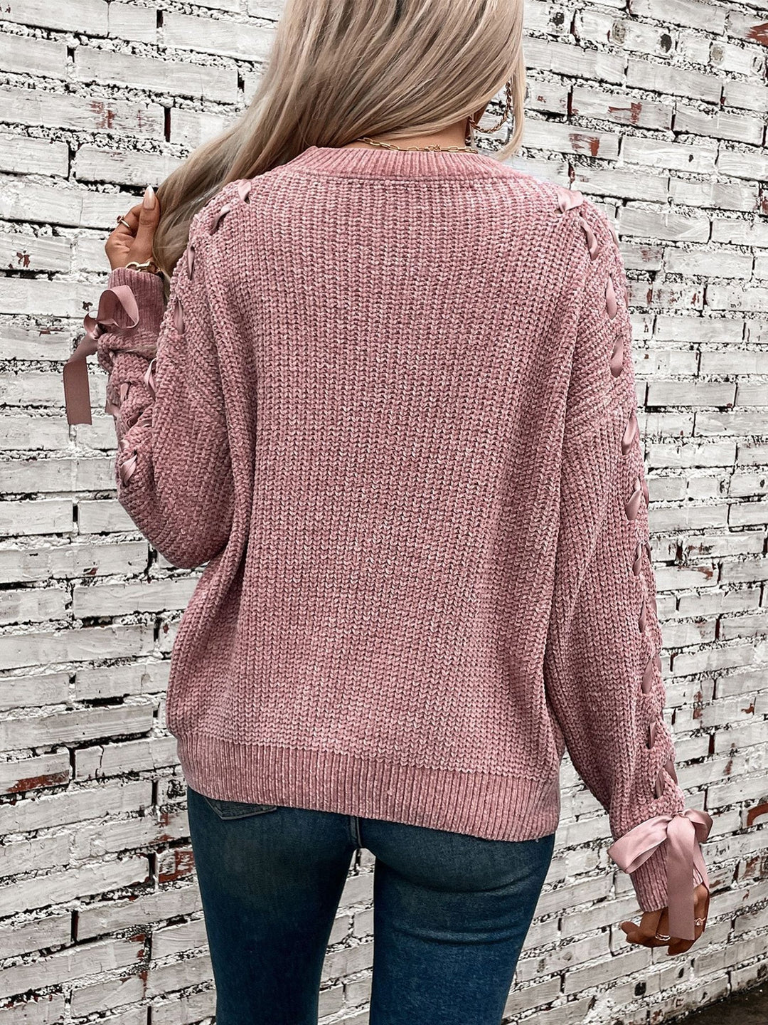 Effortless Sweatshirt for Women with Lace Trim Sleeve Crewneck Waffle Knit Style