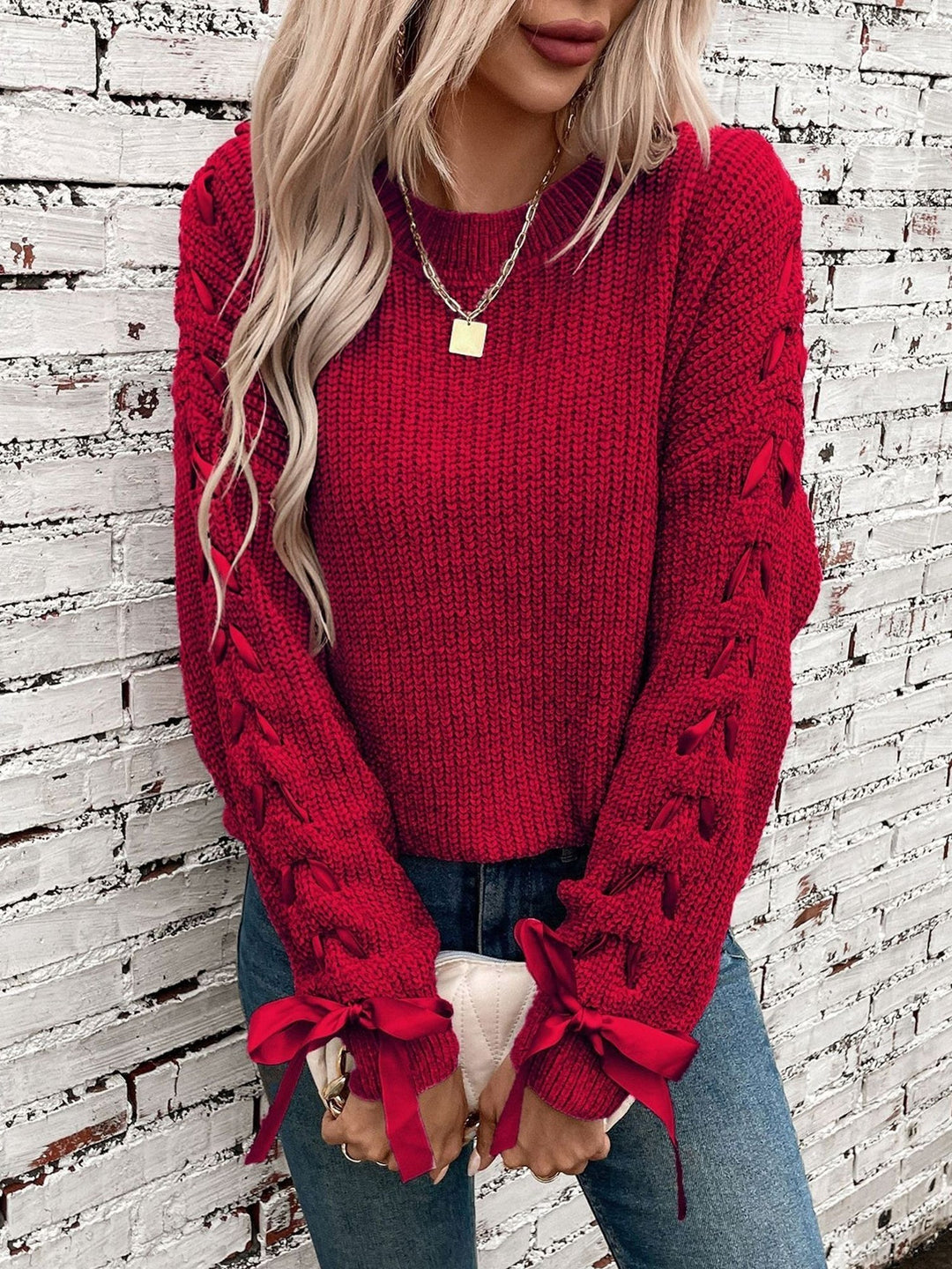 Effortless Sweatshirt for Women with Lace Trim Sleeve Crewneck Waffle Knit Style